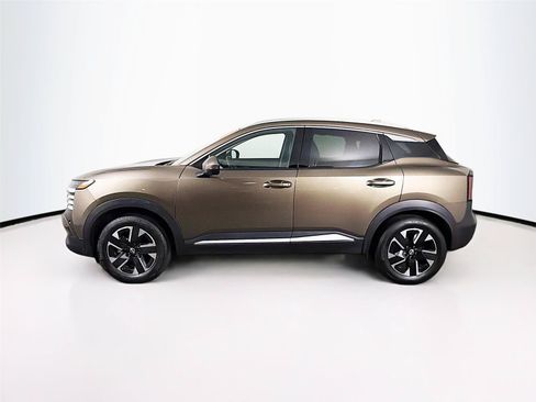 Used 2025 Nissan Kicks SR w/ Illumination Package AWD/4WD image 4