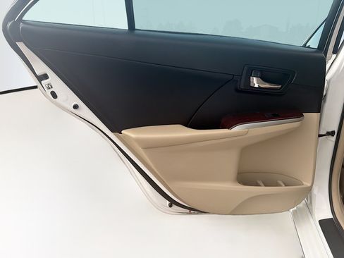 Used 2014 Toyota Camry XLE FWD image 25