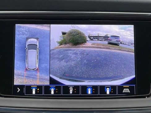 Used 2020 Buick Enclave Premium w/ Surround and Sites Package image 5