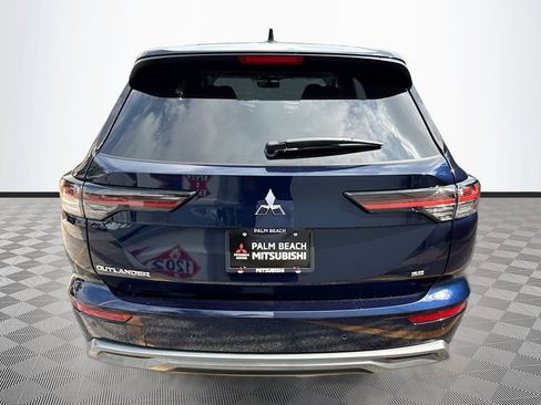 New 2026 Mitsubishi Outlander SE image 6