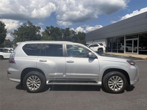 Used 2019 Lexus GX 460 Premium AWD/4WD image 5