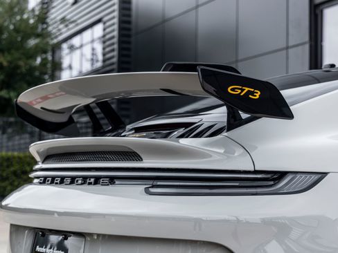 Certified 2022 Porsche 911 GT3 RWD image 19
