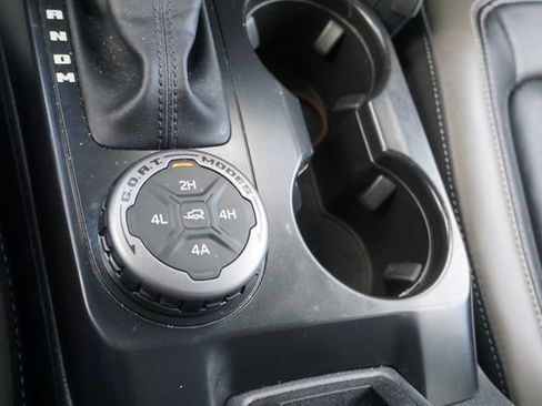 Used 2025 Ford Bronco Outer Banks w/ Sasquatch Package AWD/4WD image 9