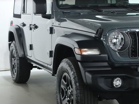 Used 2024 Jeep Wrangler Unlimited Sport AWD/4WD image 8