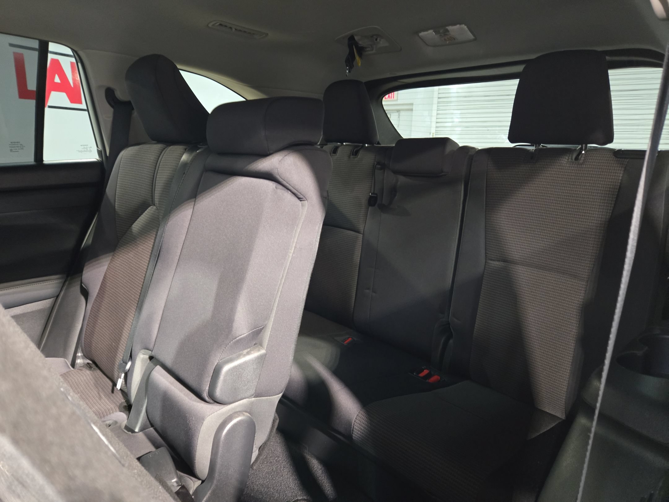 Used 2021 Toyota Highlander L FWD image 37
