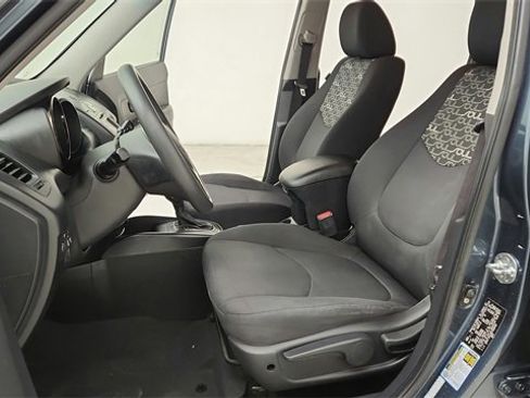 Used 2011 Kia Soul + w/ Audio Pkg image 18