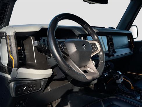 Used 2021 Ford Bronco Badlands image 10