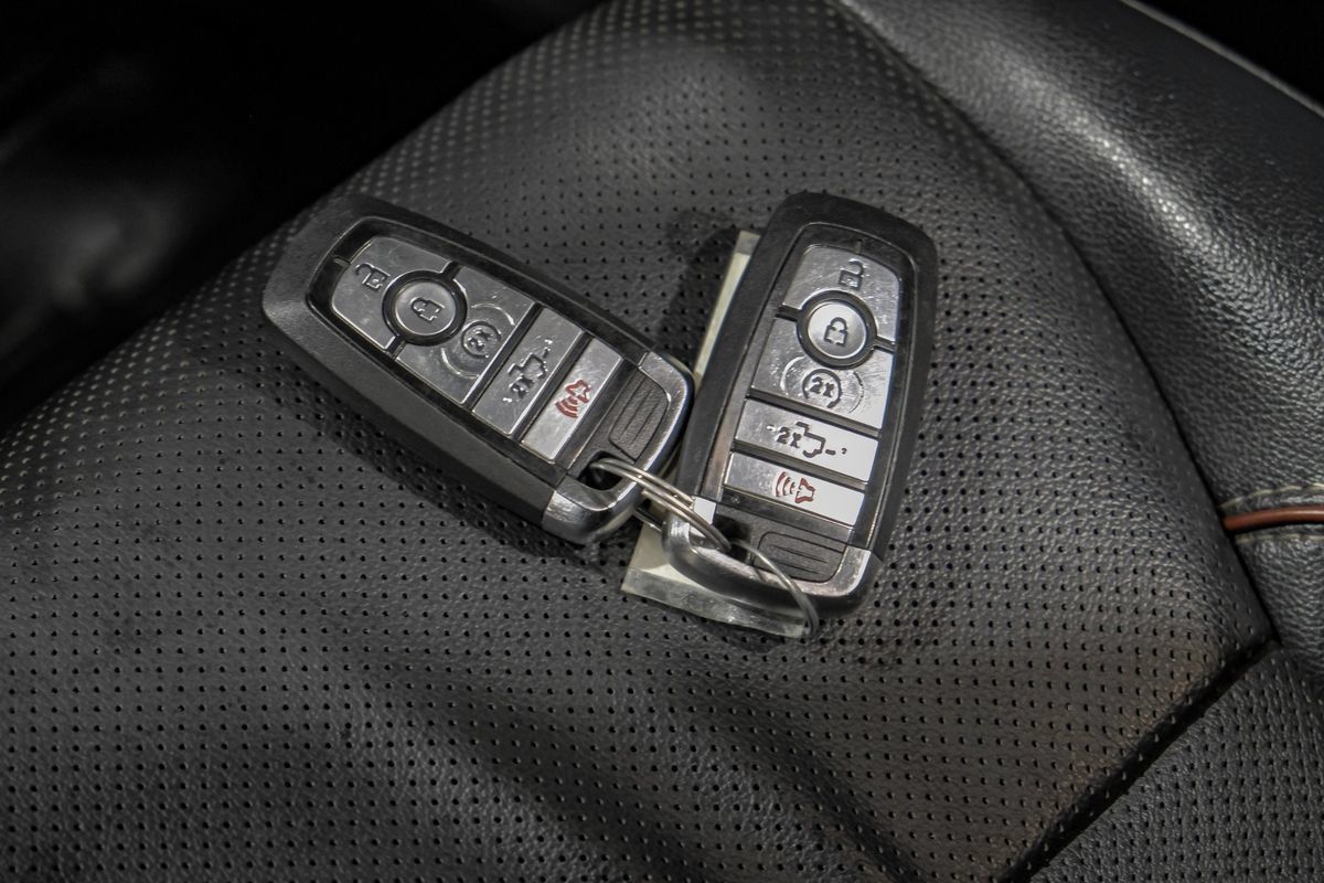 Used 2023 Ford F350 Lariat w/ FX4 Off-Road Package AWD/4WD image 64