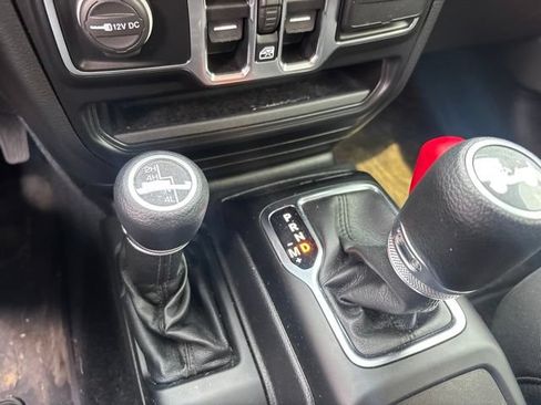Used 2021 Jeep Wrangler Unlimited Sport AWD/4WD image 28