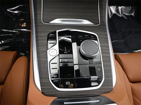 New 2026 BMW X5 xDrive50e image 12