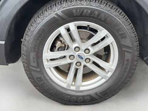 Used 2022 Ford Explorer XLT RWD image 10