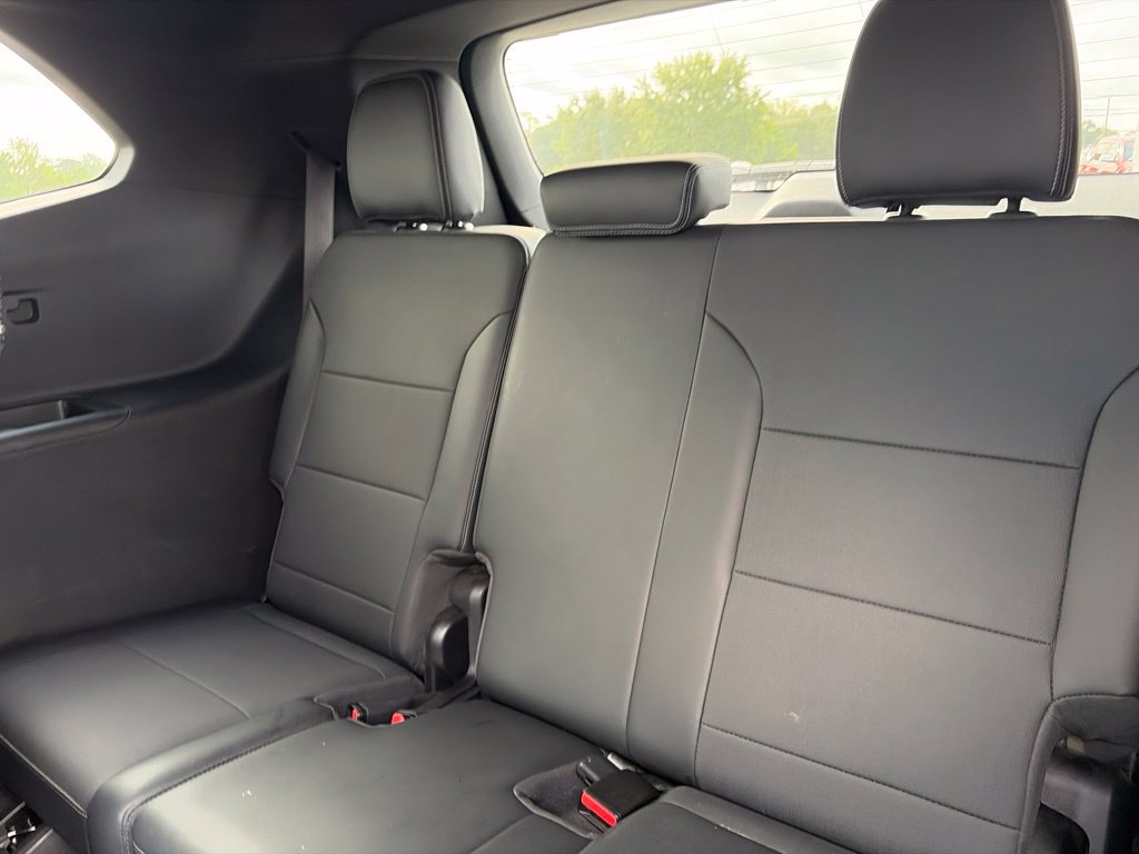 Used 2025 Buick Enclave Preferred FWD image 34