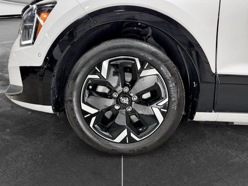 Used 2023 Kia Niro Wave FWD image 30