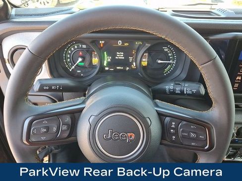 Used 2024 Jeep Wrangler Unlimited AWD/4WD image 4