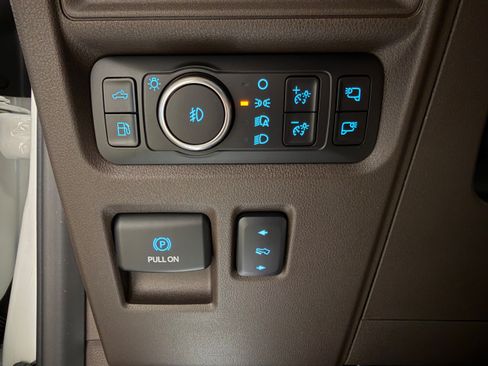 Certified 2025 Ford F150 King Ranch AWD/4WD image 17