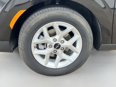 Certified 2025 Kia Soul LX image 29