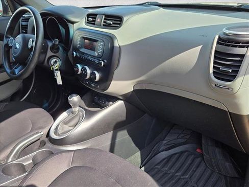Used 2015 Kia Soul FWD image 19