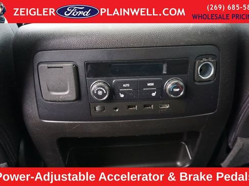 Used 2018 Chevrolet Tahoe Premier AWD/4WD image 11