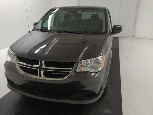 Used 2019 Dodge Grand Caravan SE w/ UConnect Hands-Free Group FWD image 15