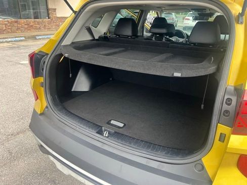 Used 2021 Kia Seltos SX w/ SX Sunroof Package image 30