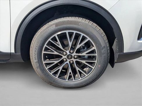 Certified 2025 Ford Escape SE w/ PHEV Premium Package FWD image 26
