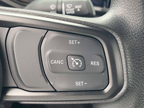 Used 2025 Jeep Wrangler Sport image 22