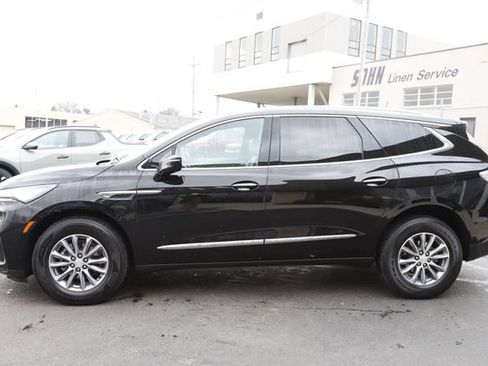 Used 2022 Buick Enclave Essence FWD image 8