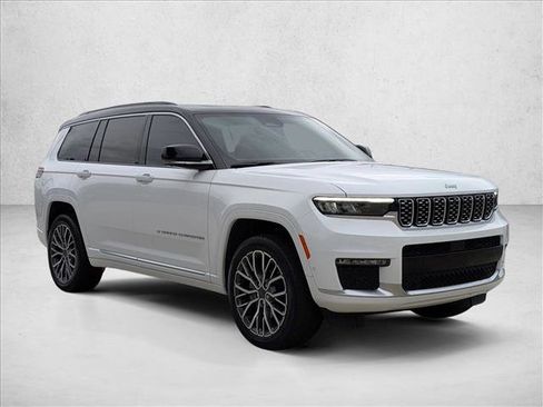 Used 2025 Jeep Grand Cherokee L Summit AWD/4WD image 3