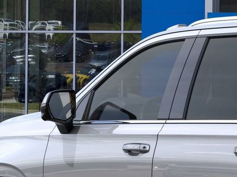 New 2026 Chevrolet Suburban Premier AWD/4WD image 12