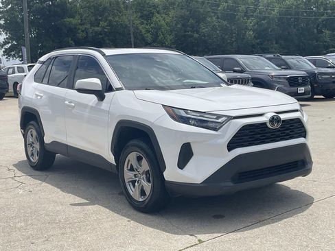 Used 2023 Toyota RAV4 XLE w/ Convenience Package FWD image 5