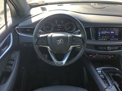 Used 2023 Buick Enclave Essence image 16