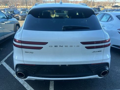 Used 2025 Genesis GV70 3.5T Sport w/ Sport Advanced Package image 4