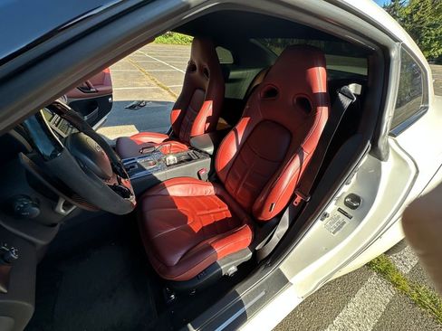 Used 2014 Nissan GT-R Premium w/ Premium Interior Package image 20