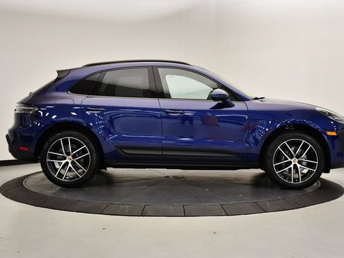 Certified 2026 Porsche Macan AWD/4WD image 8