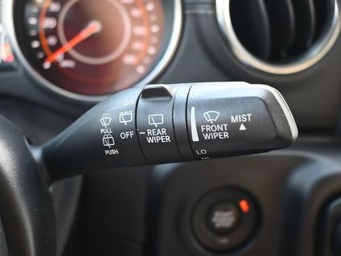 Used 2019 Jeep Wrangler Unlimited Sahara AWD/4WD image 36
