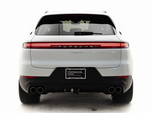 Used 2024 Porsche Cayenne image 35