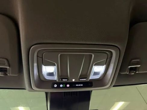 Used 2024 GMC Sierra 1500 Elevation image 18