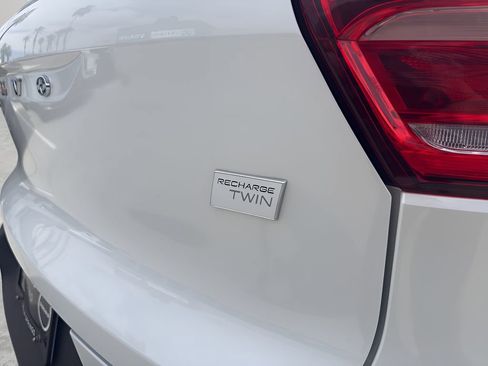 Used 2023 Volvo XC40 Recharge Ultimate image 24