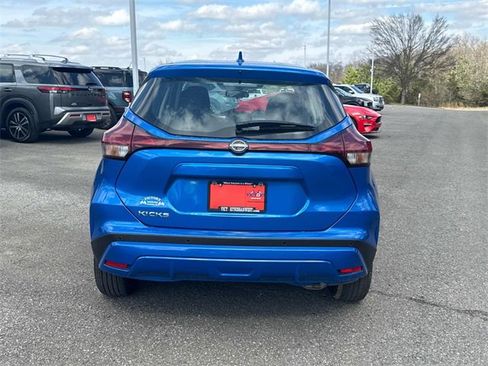 Certified 2025 Nissan Kicks Play S image 6