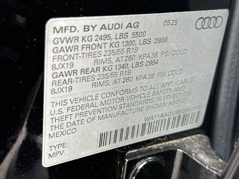 Used 2025 Audi Q5 Premium w/ Convenience Package AWD/4WD image 29