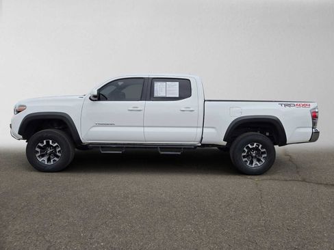 Certified 2022 Toyota Tacoma TRD Off-Road AWD/4WD image 7