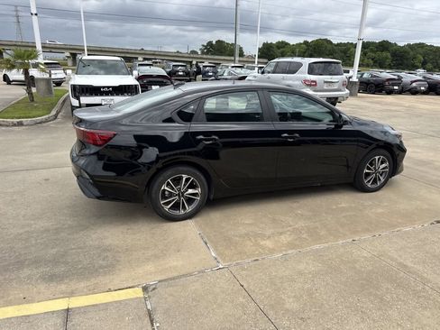 Certified 2024 Kia Forte LXS image 18