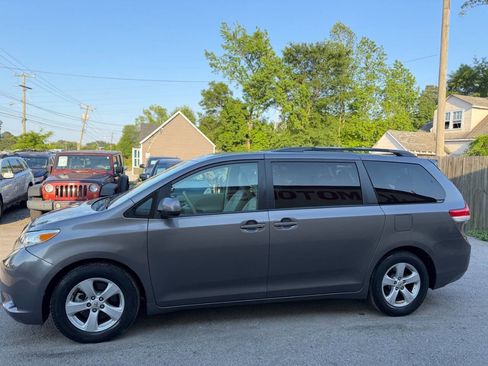 Used 2011 Toyota Sienna LE FWD image 5