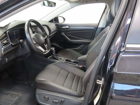 Used 2024 Volkswagen Jetta SE image 16