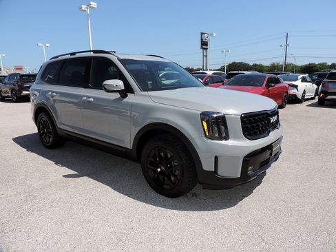 Used 2024 Kia Telluride SX Prestige X-Pro AWD/4WD image 3
