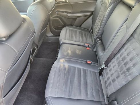 Used 2024 Mitsubishi Outlander SE FWD image 29