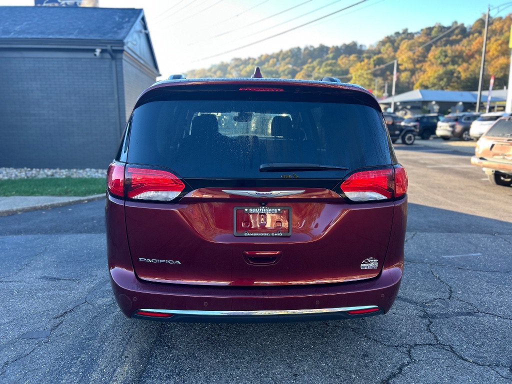 Used 2019 Chrysler Pacifica Touring-L Plus w/ Advanced Safetytec Group FWD image 5