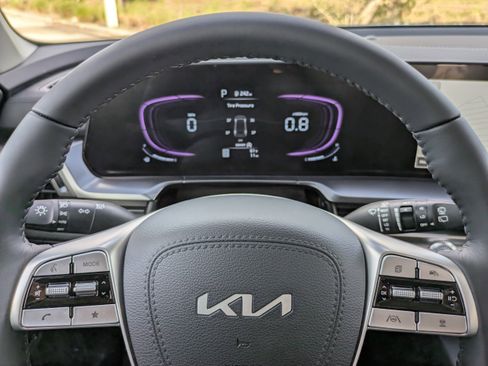 New 2025 Kia Telluride LX image 34