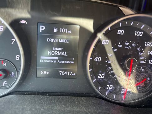 Used 2019 Hyundai Elantra Sport w/ Cargo Package FWD image 7