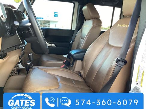 Used 2013 Jeep Wrangler Unlimited Sahara w/ Connectivity Group AWD/4WD image 13